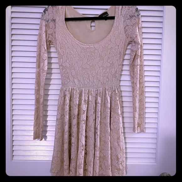 Aritzia Dresses & Skirts - Nude Lace Minidress
